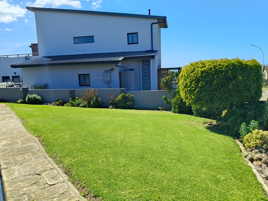 3 Bedroom Property for Sale in Wavecrest Eastern Cape